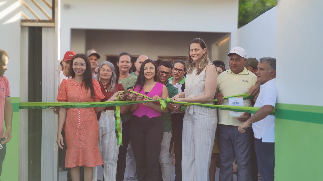 PREFEITA INAUGURA CENTRO DE ESPECIALIDADES E POSTO DE SAÚDE